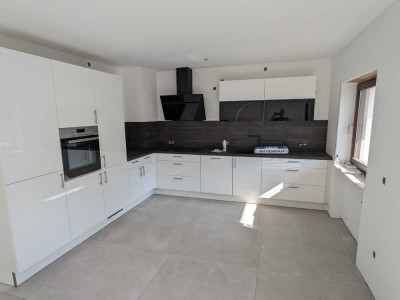 Renovierte 4-Zimmer-Wohnung in Mespelbrunn Garten & Balkon 107 qm