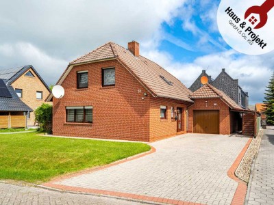 Charmantes Einfamilienhaus mit Wintergarten und Garage in zentraler Lage