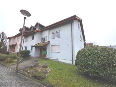 neu renovierte 3 Zimmer im 2. OG mit Balkon und TG.