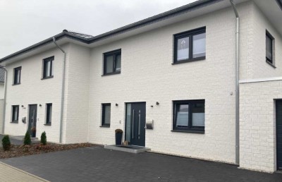Hochwertige Doppelhaushälfte in Geseke Kernstadt 160 m² Wfl. Neubau KfW 55 A+