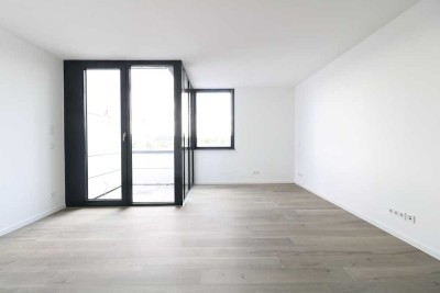 Lichtdurchflutetes Zimmer mit Loggia und moderner Markenküche – zentral & komfortabel