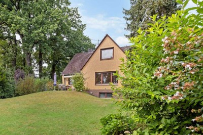 Vermietetes Zweifamilienhaus in Bissendorf mit großem Garten und Doppelgarage