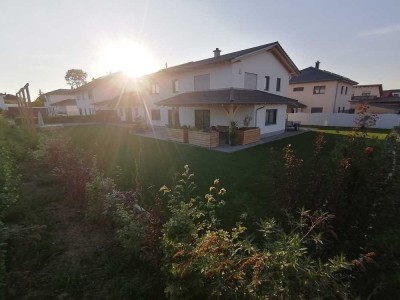 Hochwertiges Haus mit großzügigem Grundstück in Naubausiedlung am Unterfeld