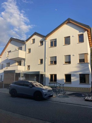 Erstbezug: Luxuriöse 2,5-Zi.-Wohnung mit Balkon im 1. OG in Oberursel