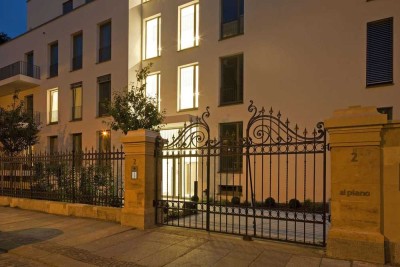 MUSIKVIERTEL: Hochwertige + großzügige  3-Zi.-Whg. in Neubau von 2010 mit Kamin, EBK, TG-Stellplatz