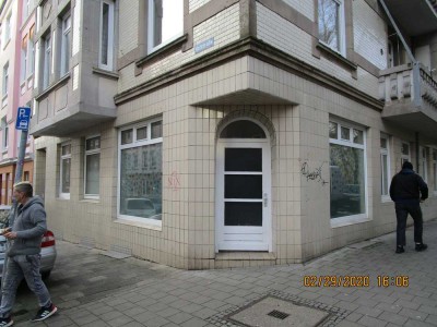 Frei 2 Zimmer Erdgeschoßwohnung vielseitig Nutzbar (Wohnung, 2 WG Zimmer, Handwerker, Büro, Gewerbe)