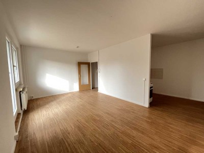 Neu sanierte 1 Zimmerwohnung mit Balkon!