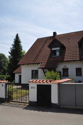 sonnige Doppelhaushälfte mit attraktivem Grundriss