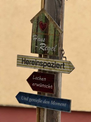 Mit Charakter und Charm – modernisiertes 1-2 Familienhaus mit kleinem exotischen Garten