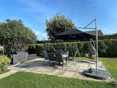 Top ausgestattetes Ein- bis Zweifamilienhaus mit Pool und Klima!