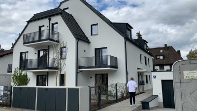 Exklusive 1,5-Raum-EG-Wohnung mit geh. Innenausstattung mit Balkon und EBK in München - Trudering