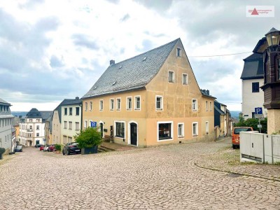 Wohn- und Geschäftshaus Mehrfamilienhaus mit Denkmalschutz in Toplage von Augustusburg bei Chemnitz