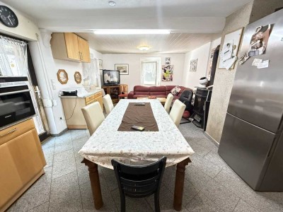 *KEINE KÄUFERPROVISION* - Einfamilienhaus mit großem Grundstück in Massenbach