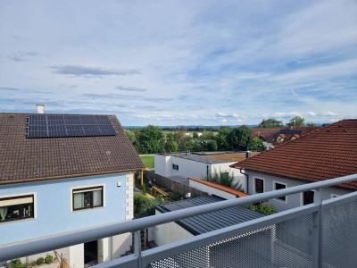 LICHTDURCHFLUTETE TERRASSENWOHNUNG MIT TOLLEM AUSBLICK - PROVISIONSFREI - ÜBERGABE ERFOLGT BEZIEHBAR UND SCHLÜSSELFERTIG MIT BAD - OPTIONALER TIEFGARAGENPARKPLATZ