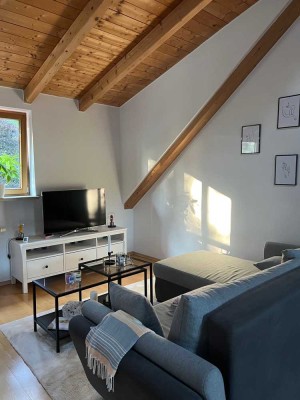 Stilvolle, gepflegte 1-Zimmer-Dachgeschosswohnung in München, Alt-Riem