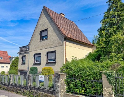 Renovierungsbedürftiges Schmuckstück: Charmantes Haus mit großem Garten
