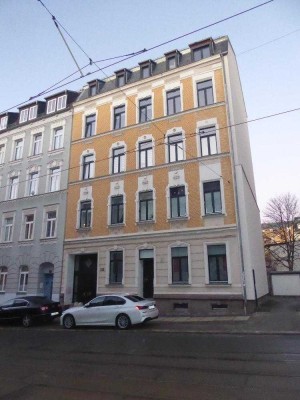 möblierte 2 Zimmer Wohnung mit Balkon, PKW Stellplatz möglich und perfekter Straßenbahnanbindung