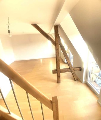 Traumhafte sonnige 3,5-Zi-Wohnung mit gehobener Innenausstattung mit Balkon in Nürnberg