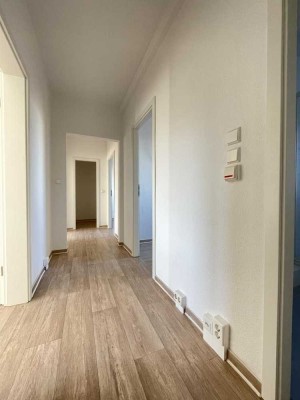 3-Raum Wohnung im Wellenhaus mit Schlossblick