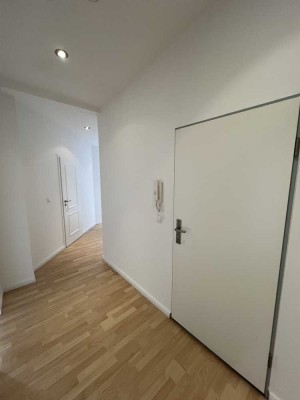 Modernisierte 2-Zi.-DG-Wohnung mit Panoramablick & Terrasse in Hamburg-Horn - ab 01.03.2025