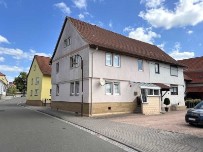 Einfamilienhaus mit Scheune und Nebengelass