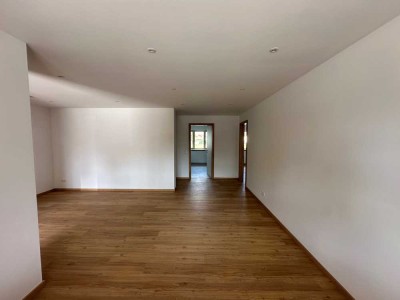 Erstbezug nach Sanierung: 4-Zimmer-Wohnung mit Balkon in Kirchdorf am Inn