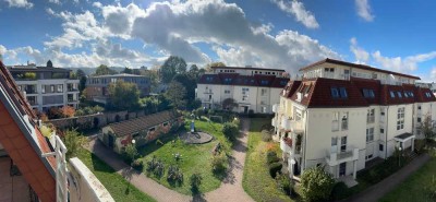 Stadtwohnung im Grünen mit großer Loggia - Sonnig, ruhig und bezugsfrei !