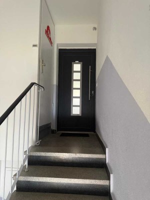 Vollständig renovierte 4-Zimmer-Wohnung mit Balkon und Einbauküche in Nürnberg