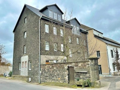 NEUWERTIG NACH TOTALSANIERUNG - Wohnen auf dem Reiterhof