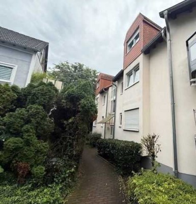 ***schöne 2 ZBK im Dachgeschoss mit Loggia und Tiefgaragenstellplatz***