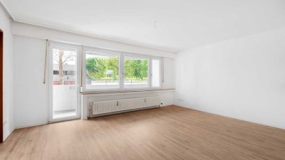 Teil-Renovierte 3-Zi-Erdgeschosswohnung mit Einbauküche, Loggia & Wintergarten.