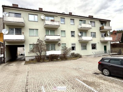 Charmante 4-Zimmer Wohnung mit sonnigem Balkon &amp; privatem Stellplatz