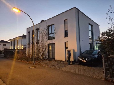 Einfamilienhaus mit Garage in Saarbrücken, 5 Zimmer