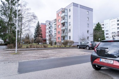 Wohnen am Froschberg: Tolle 3-Zimmer Wohnung mit Loggia und Garage