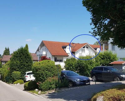 Helle 1-Zi.-DG-Wohnung mit großem SO-Balkon und TG