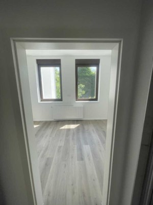 Geschmackvolle, neuwertige 2,5-Raum-Wohnung mit luxuriöser Innenausstattung in Mönchengladbach