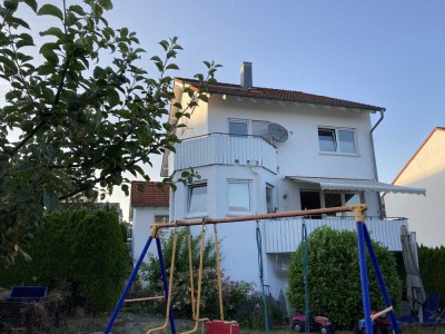 Traumhaus, sonnige Lage mit Einliegerwohnung, Doppelgarage, 3 Stellplätzen & Panoramaussicht