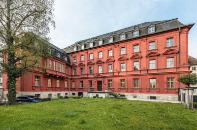 Stilvolle 1-Zimmer-Erdgeschosswohnung im Roten Bau – Wohnen im Herzen der Würzburger Altstadt