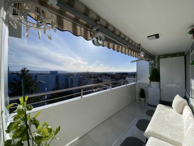 4-Zimmer-Wohnung im obersten Stockwerk mit Aufzug und Ausblick über das Untere Remstal