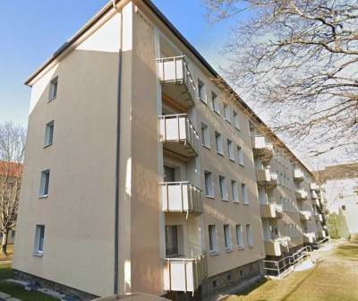 Freundliche und gepflegte 3-Raum-Wohnung mit Balkon und EBK in Chemnitz