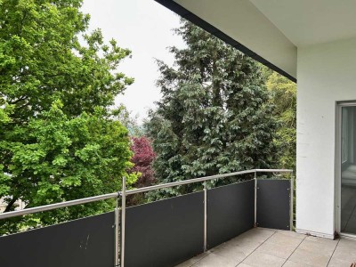 Sanierte 4-Zimmer-Wohnung mit gehobener Innenausstattung und Balkon im Hochschulviertel