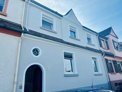 exklusive 2,5-Zimmer-ALTSTADT-Wohnung mit Küche in Domnähe