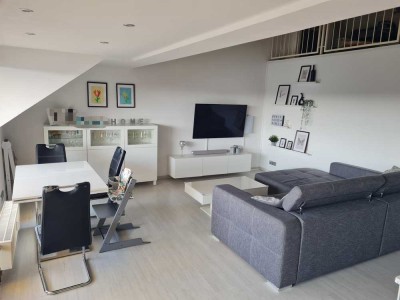 Schöne Eigentumswohnung mit großem Balkon und Galerie im Niersenbruch