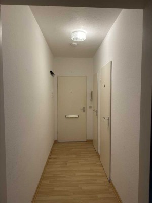 Gepflegte 1-Zimmer-Wohnung mit EBK in München Harlaching für 18 Monaten.