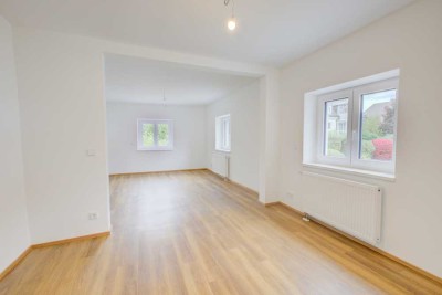 Platz für die ganze Familie! -Großzügige und moderne 6-Zimmer Wohnung mit Balkon in Altstadtnähe