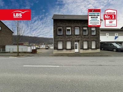 Investitionsobjekt Zweifamilienhaus auf 1000m² mit 7 Garagen und mehr