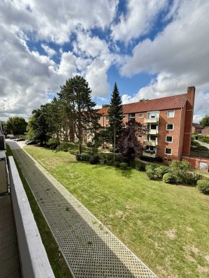 Zentrale 2 Zimmerwohnung mit Balkon! ab sofort!