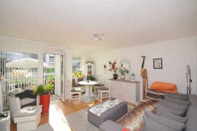 Schöne, möblierte 2-Zimmer-Wohnung mit Balkon und PKW-Stellplatz...