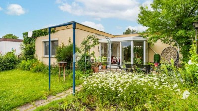 Hier können Kinder schön aufwachsen: Geräumiger Bungalow mit vielen Vorzügen