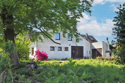 Freihstehendes, sanierungsbedürftiges Einfamilienhaus in ruhiger Lage!
